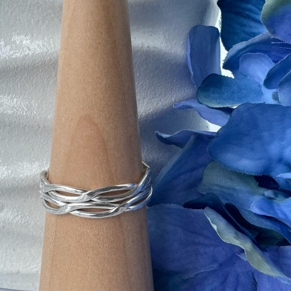 Artisan Unisex Twisted Wire Ring Size 11.75
